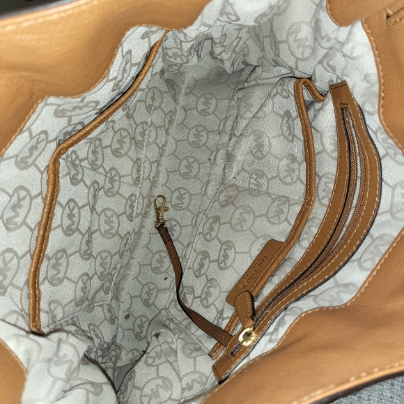 Michael Kors Large Lock Tote - Picture 2 of 7